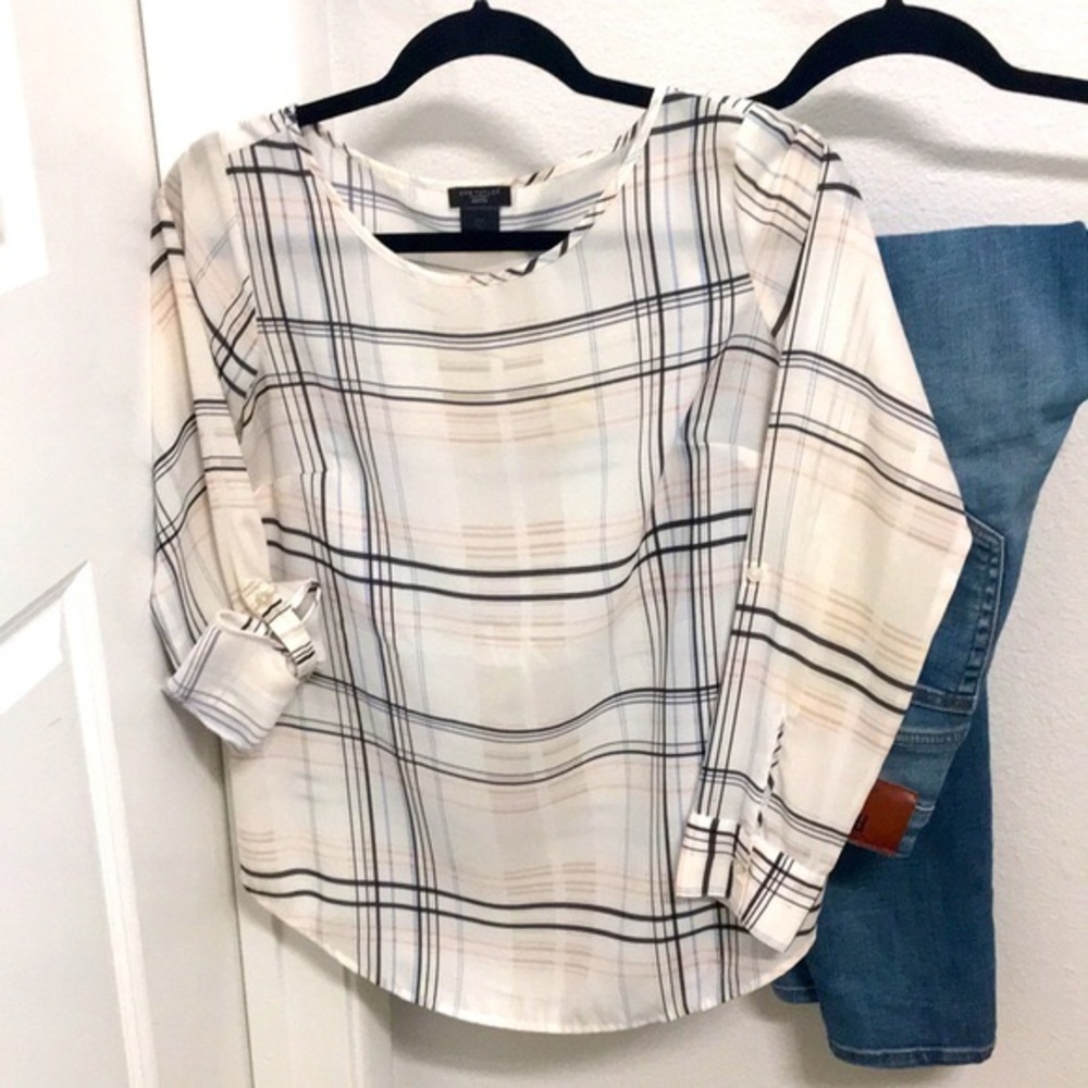 ✨ Moving sale 🚗- Pretty and Preppy Ann Taylor Plaid Top, XSP